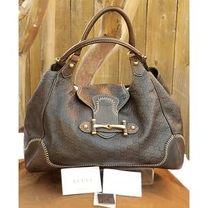 Gucci  XL Pelham leather bag with horsebit  detail
